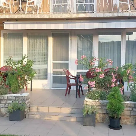 Siesta Apartmanhaz 公寓式酒店