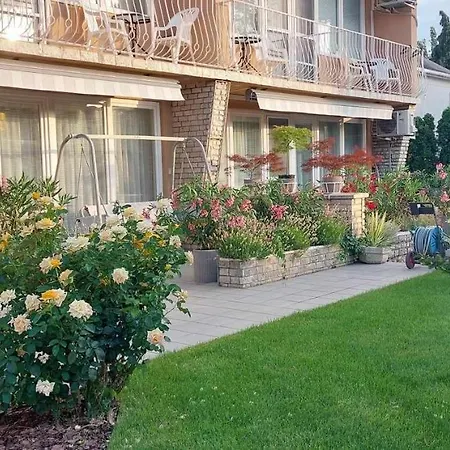 Siesta Apartmanhaz 巴拉顿菲赖德