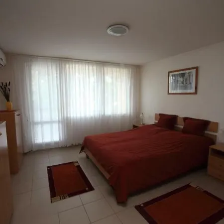 Siesta Apartmanhaz 公寓式酒店