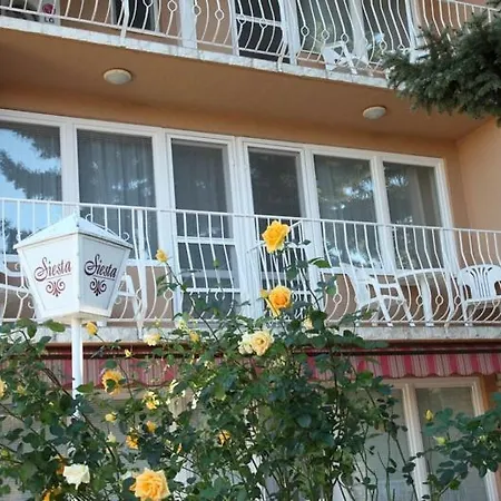 Siesta Apartmanhaz 3*