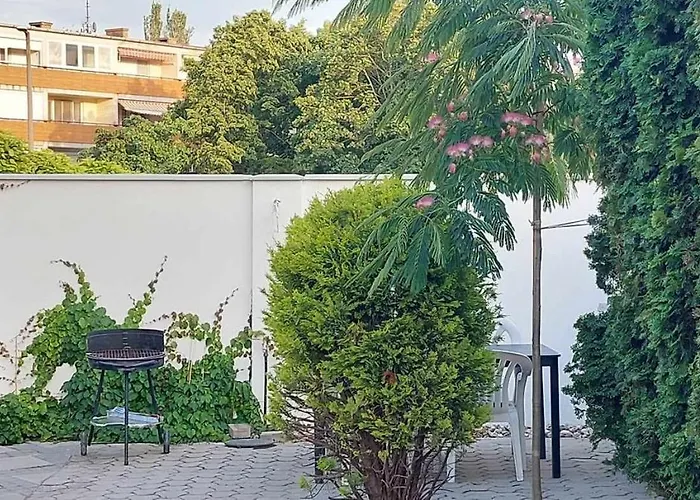Siesta Apartmanhaz 3*
